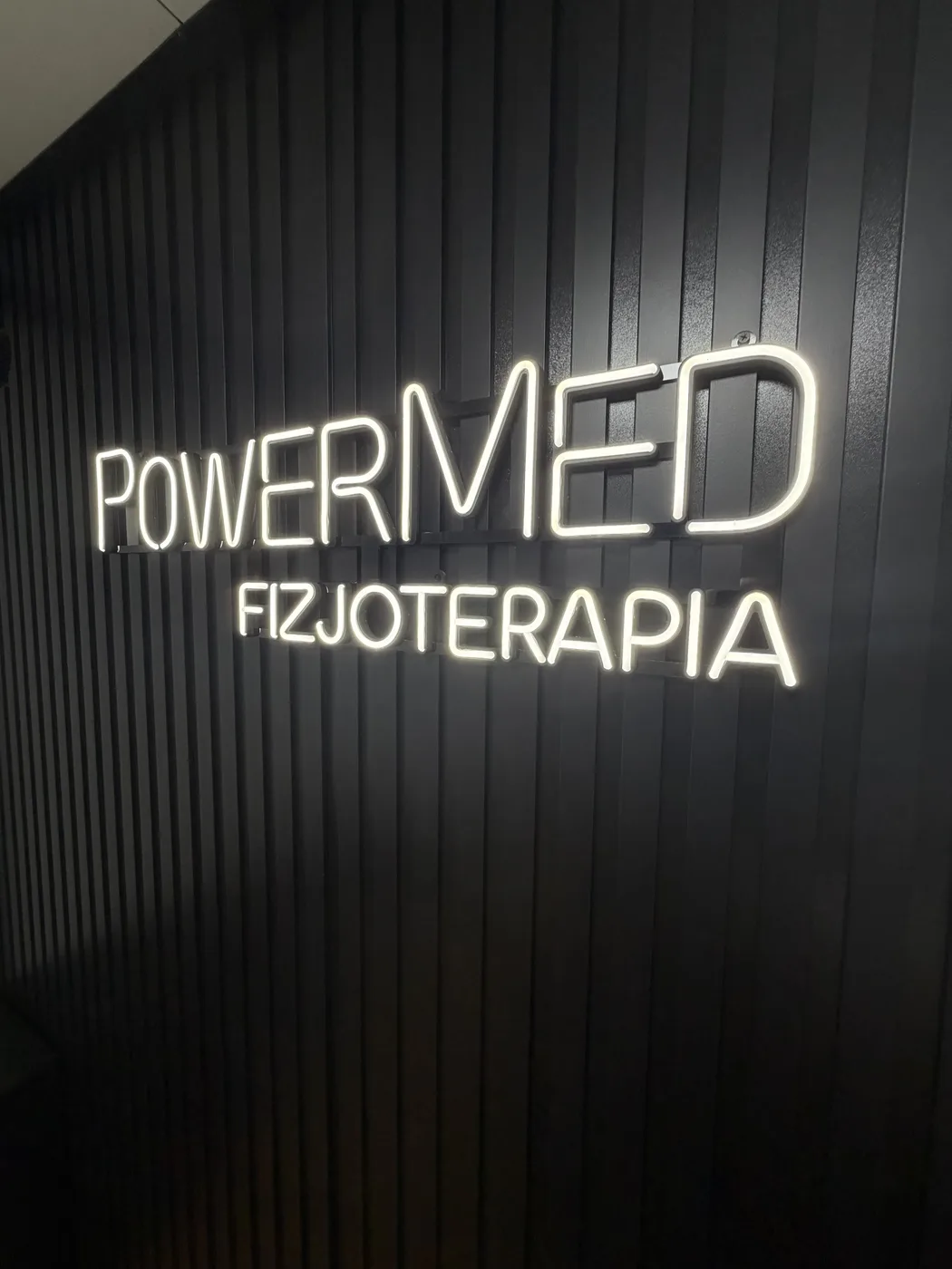 Litery 3D LED — realizacja Ledsy Local 16 z 47