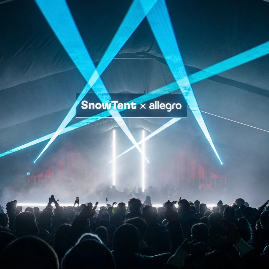 Kaseton reklamowy — SnowTent × Allegro
