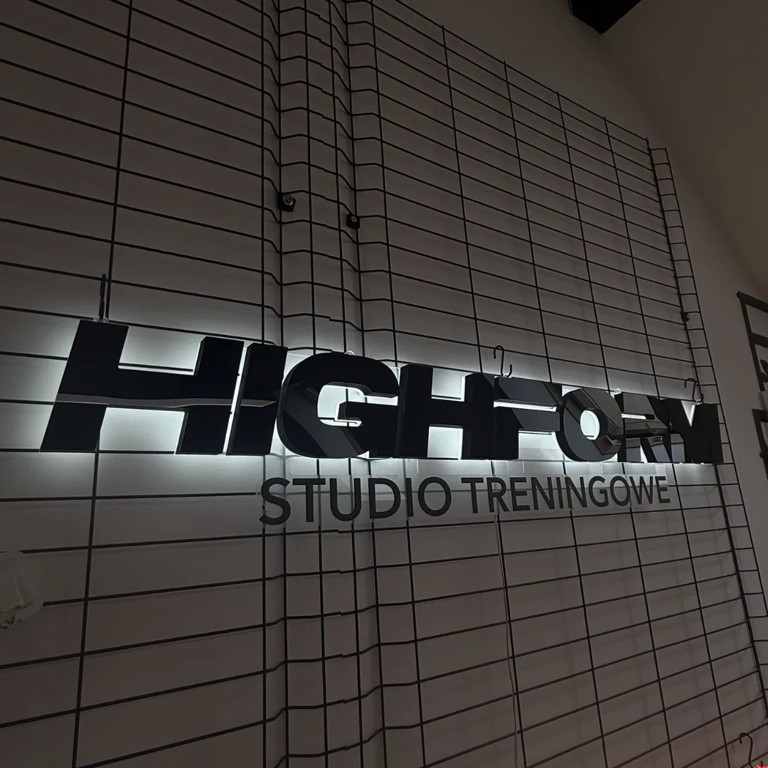 Litery 3D podświetlane — HighForm