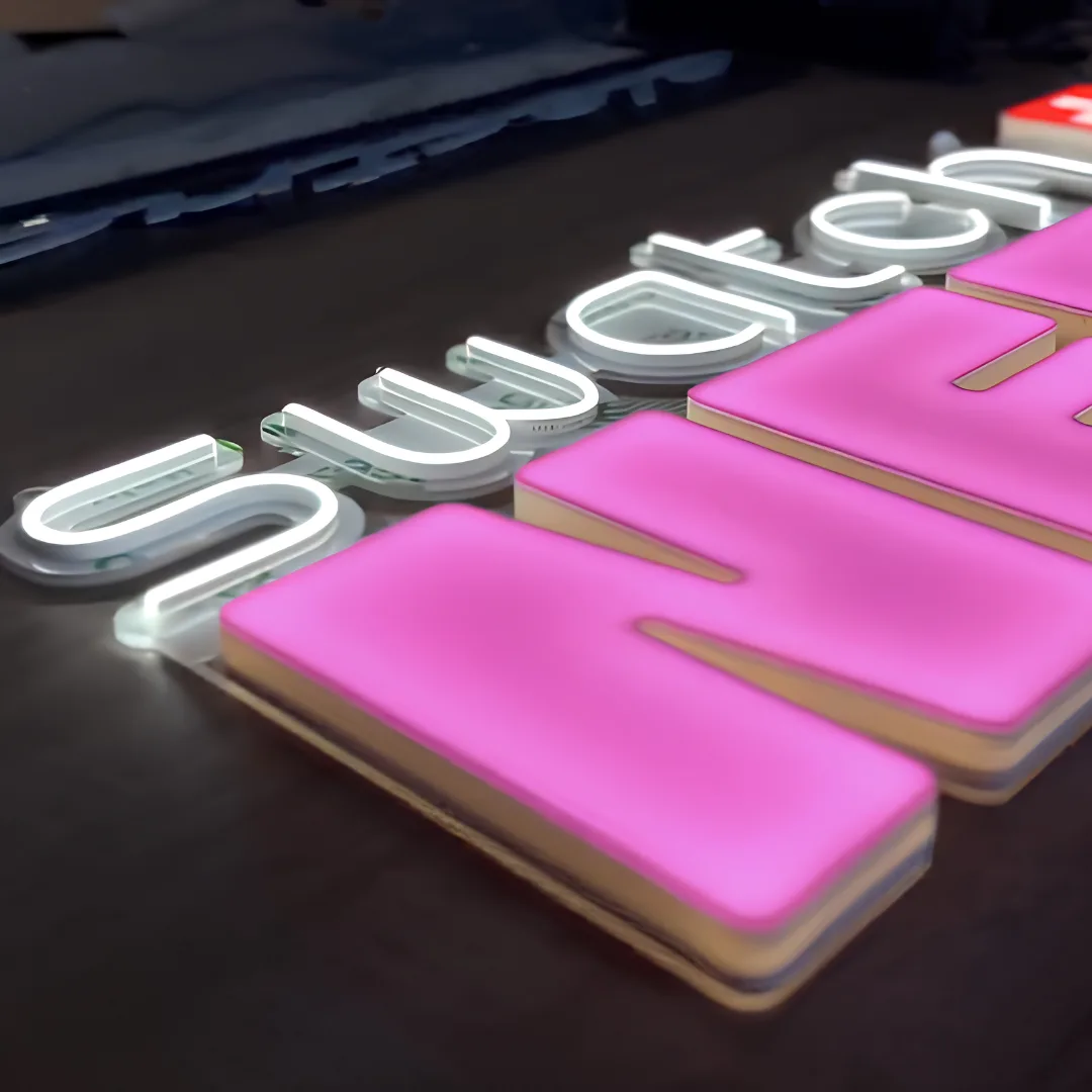 Logo firmy podświetlane na ścianę — Swatch