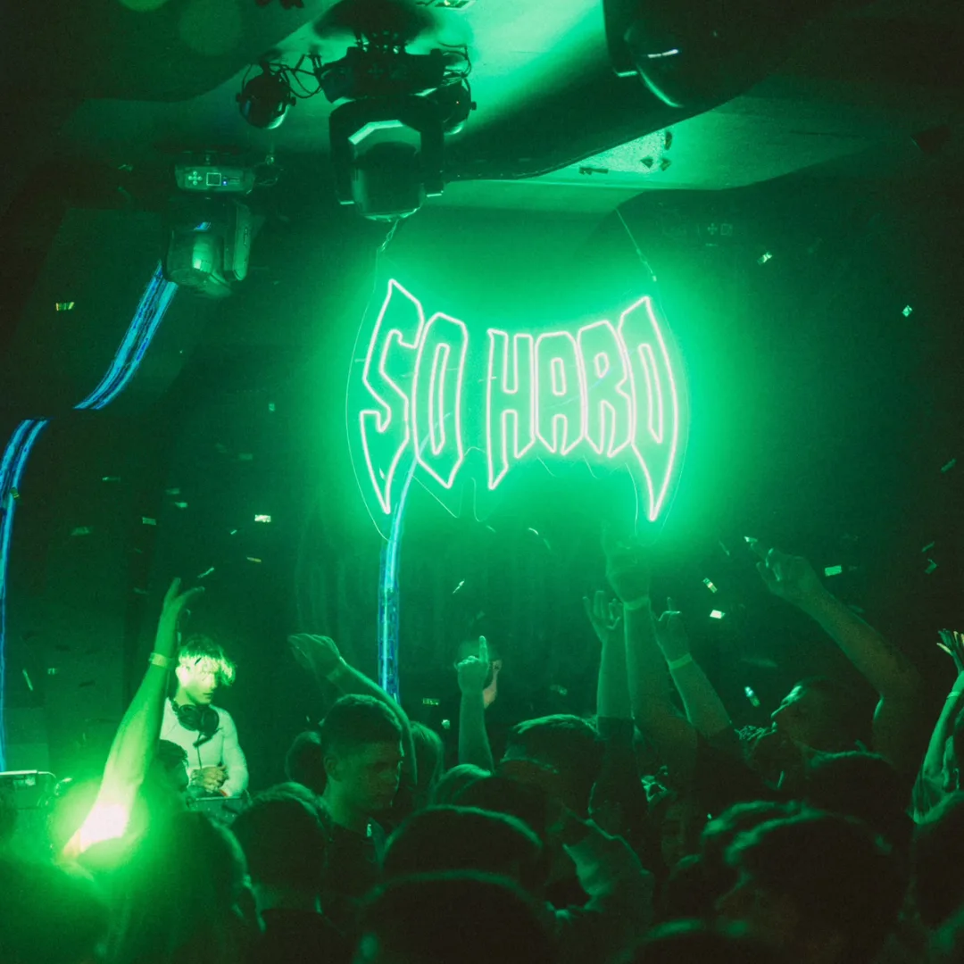 Szyld LED dla firmy — So Hard