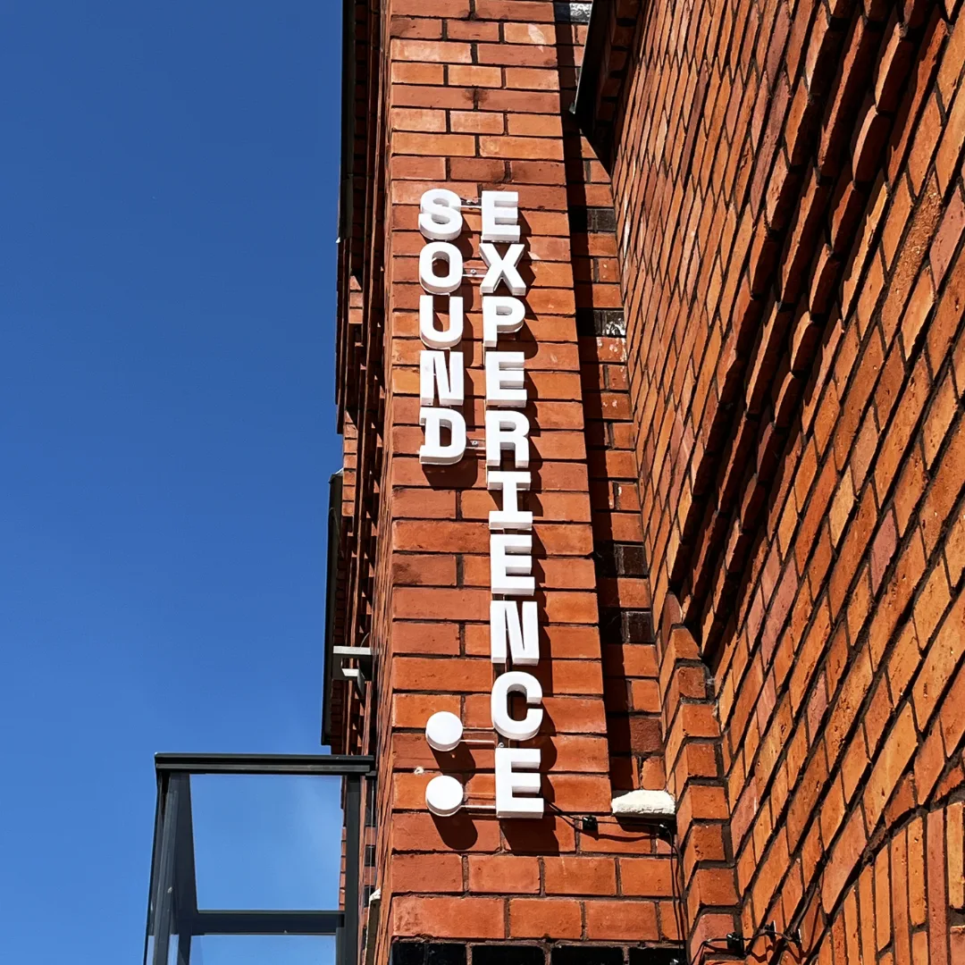 Szyld LED dla firmy — Sound Experience